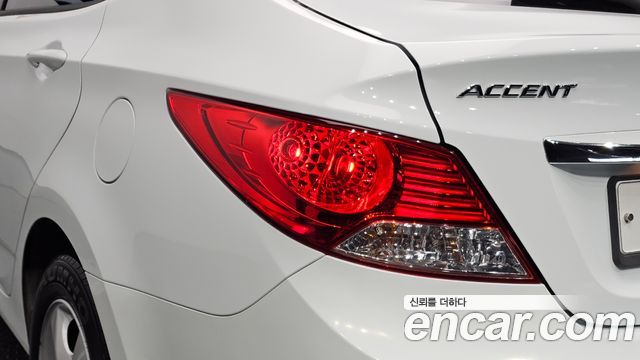 Hyundai Accent 2015 — photo 9