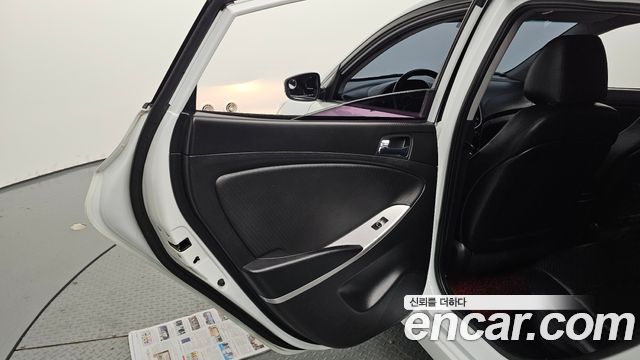 Hyundai Accent 2015 — photo 15