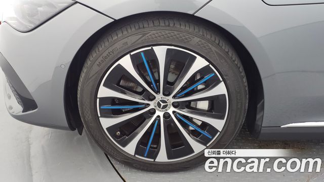 Mercedes-Benz EQE 2022 — photo 5