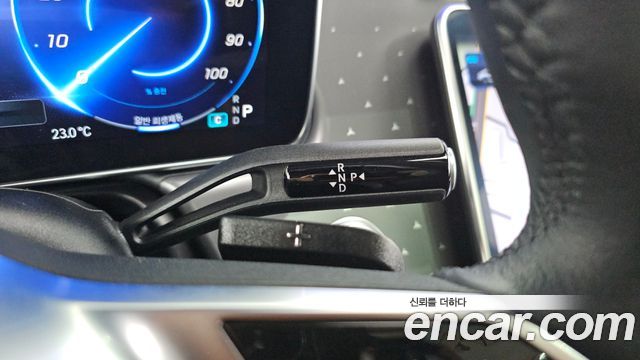 Mercedes-Benz EQE 2022 — photo 12
