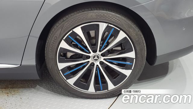 Mercedes-Benz EQE 2022 — photo 7