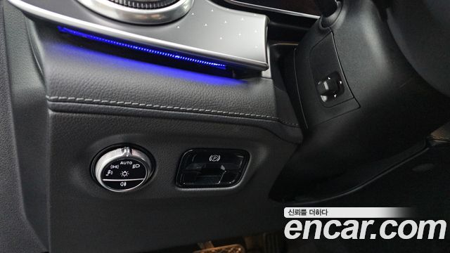Mercedes-Benz EQE 2022 — photo 19