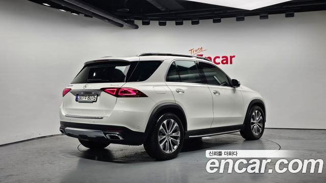 Mercedes-Benz GLE-Class 2023 — photo 2