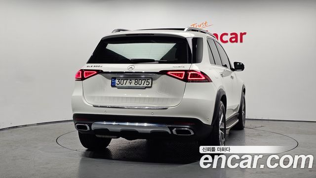 Mercedes-Benz GLE-Class 2023 — photo 4