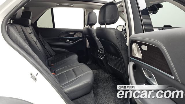 Mercedes-Benz GLE-Class 2023 — photo 12