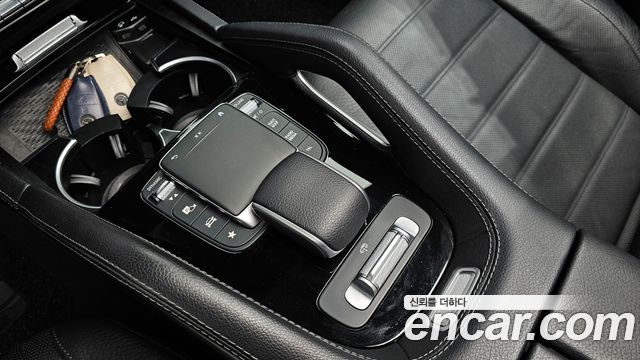 Mercedes-Benz GLE-Class 2023 — photo 17