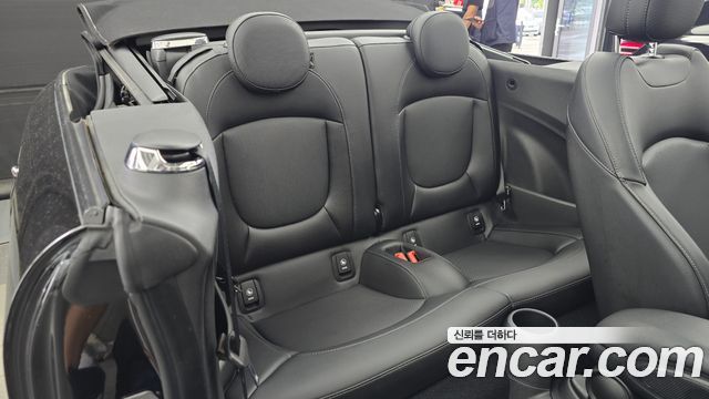 Mini Cooper Convertible 2018 — photo 12