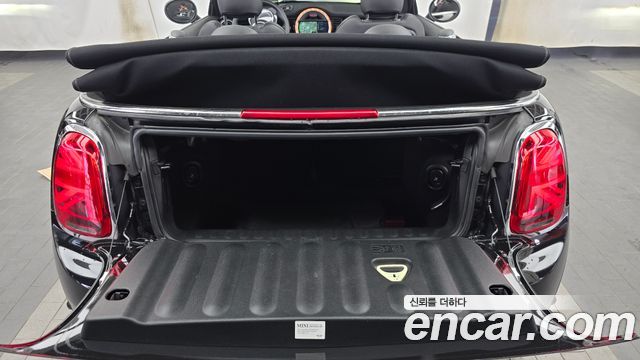 Mini Cooper Convertible 2018 — photo 20