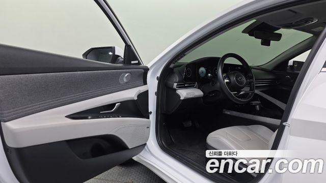 Hyundai AVANTE 2023 — photo 13