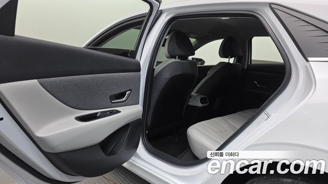 Hyundai AVANTE 2023 — photo 22