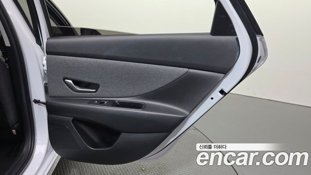Hyundai AVANTE 2023 — photo 15
