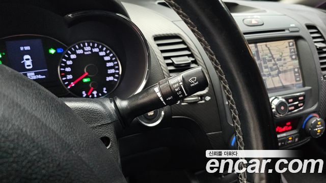 Kia K3 2015 — photo 24