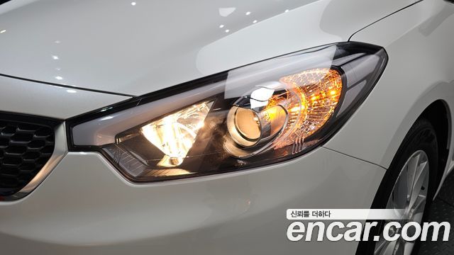 Kia K3 2015 — photo 8