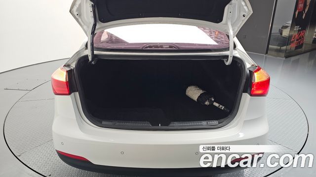 Kia K3 2015 — photo 29