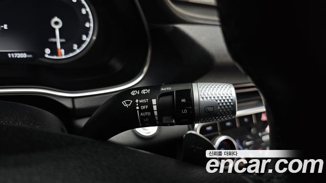 Genesis GV80 2021 — photo 31