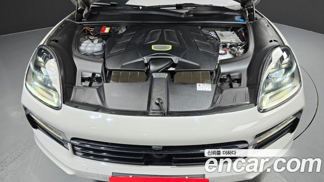 Porsche Cayenne 2021 — photo 6