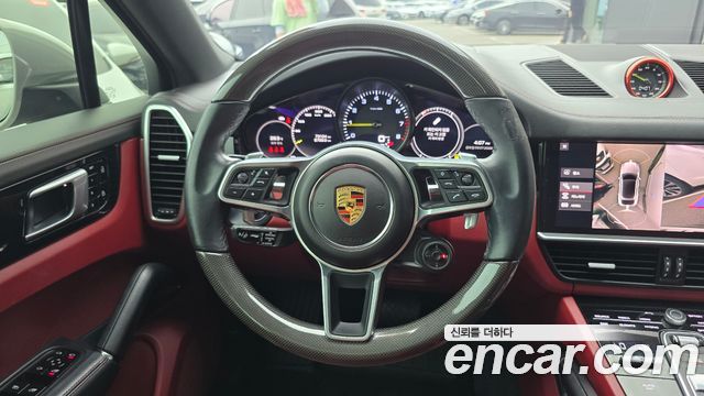 Porsche Cayenne 2021 — photo 19