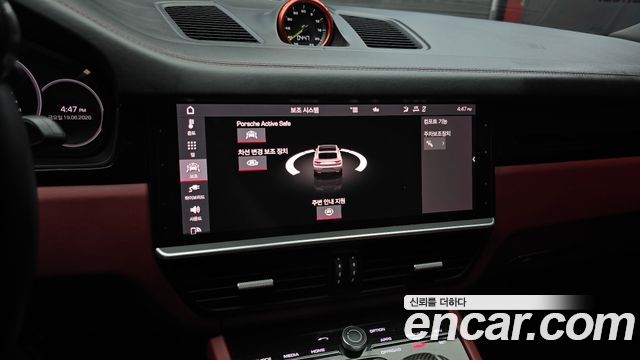 Porsche Cayenne 2021 — photo 21