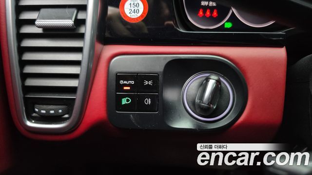 Porsche Cayenne 2021 — photo 26