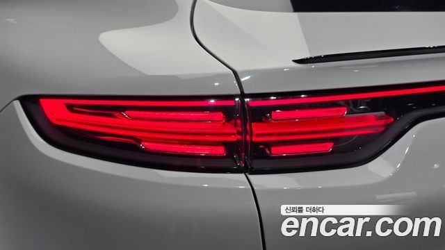 Porsche Cayenne 2021 — photo 9