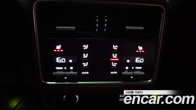 Porsche Cayenne 2021 — photo 28