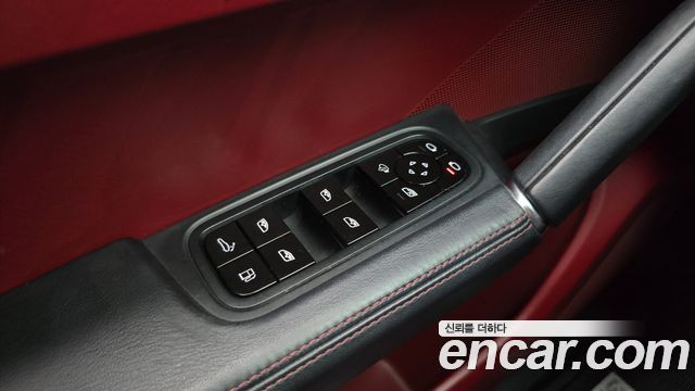 Porsche Cayenne 2021 — photo 30