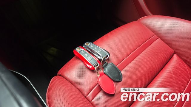 Porsche Cayenne 2021 — photo 31
