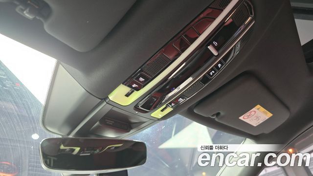 Porsche Cayenne 2021 — photo 32
