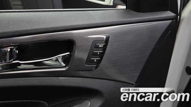 Hyundai Sonata 2014 — photo 17