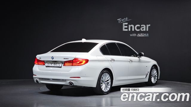 BMW 5-Series 2018 — photo 2