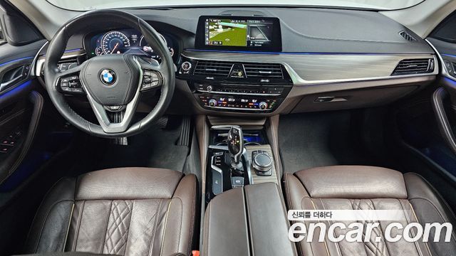 BMW 5-Series 2018 — photo 10