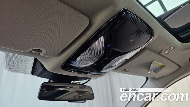 BMW 5-Series 2018 — photo 24