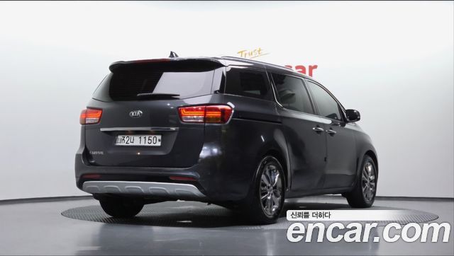 Kia Canival 2018 — photo 2