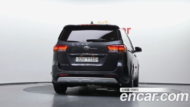 Kia Canival 2018 — photo 4