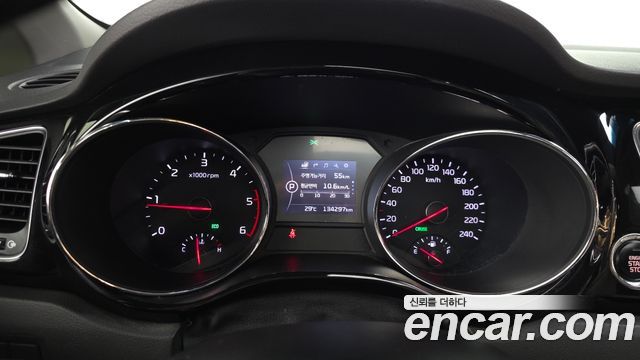 Kia Canival 2018 — photo 11