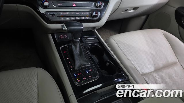 Kia Canival 2018 — photo 12