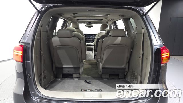 Kia Canival 2018 — photo 25
