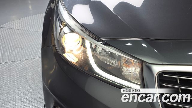 Kia Canival 2018 — photo 8