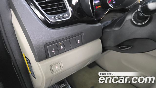 Kia Canival 2018 — photo 28