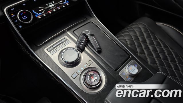 Genesis GV80 2023 — photo 12