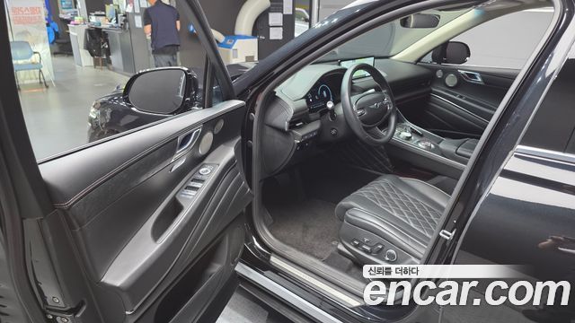 Genesis GV80 2023 — photo 13