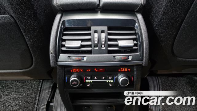 BMW X6 2018 — photo 25
