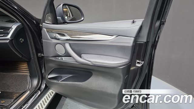 BMW X6 2018 — photo 14