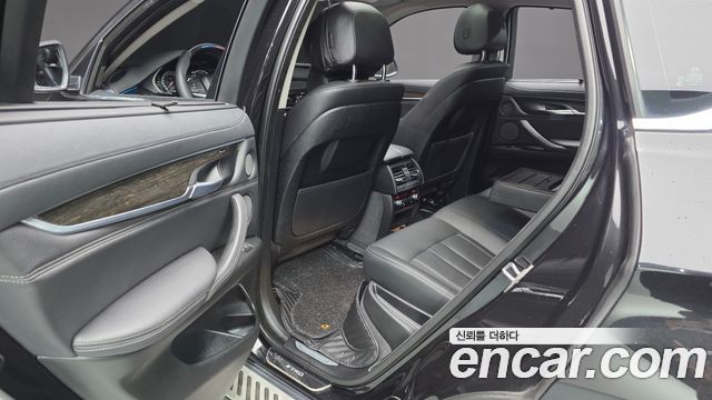BMW X6 2018 — photo 16