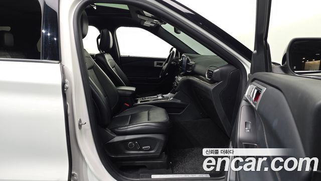 Ford Explorer 2020 — photo 17