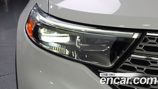 Ford Explorer 2020 — photo 8
