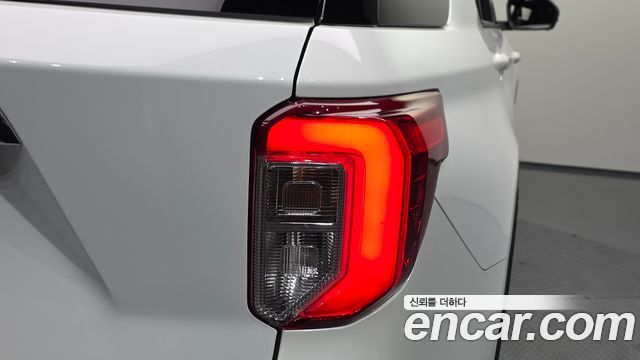 Ford Explorer 2020 — photo 9