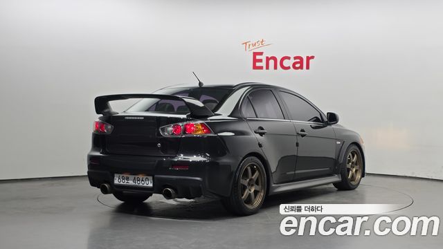 Mitsubishi Lancer Evolution 2010 — photo 2