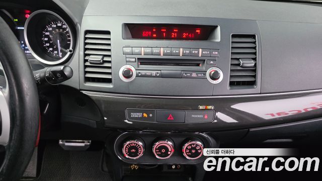 Mitsubishi Lancer Evolution 2010 — photo 18