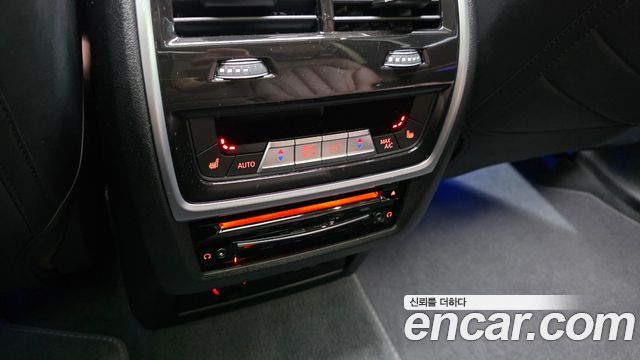 BMW X7 2022 — photo 17
